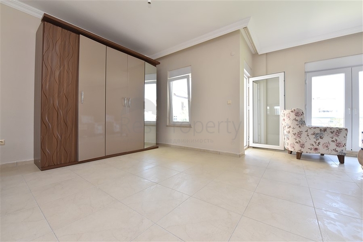 Просторий Дуплекс 3 + 1 в районі Турклер