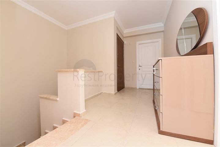 Просторий Дуплекс 3 + 1 в районі Турклер