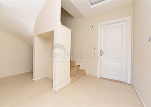 Просторий Дуплекс 3 + 1 в районі Турклер