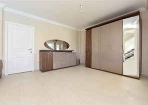 Просторий Дуплекс 3 + 1 в районі Турклер