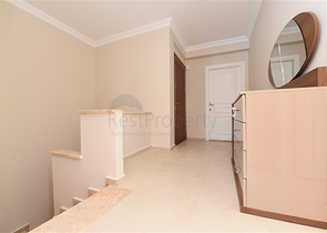 Просторий Дуплекс 3 + 1 в районі Турклер