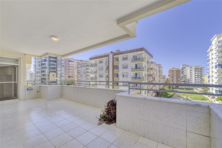 Квартира 2 + 1 в 300 м від моря в районі Махмутлар