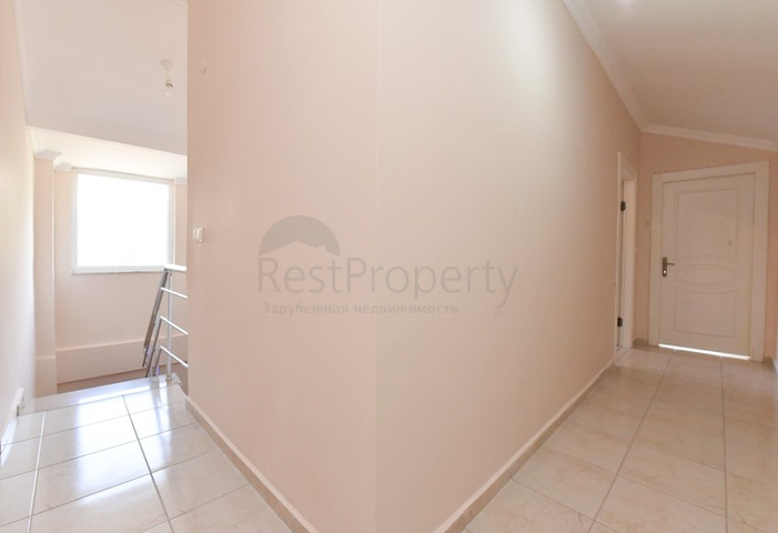 Великий пентхаус 4 + 1 площею 165 м2