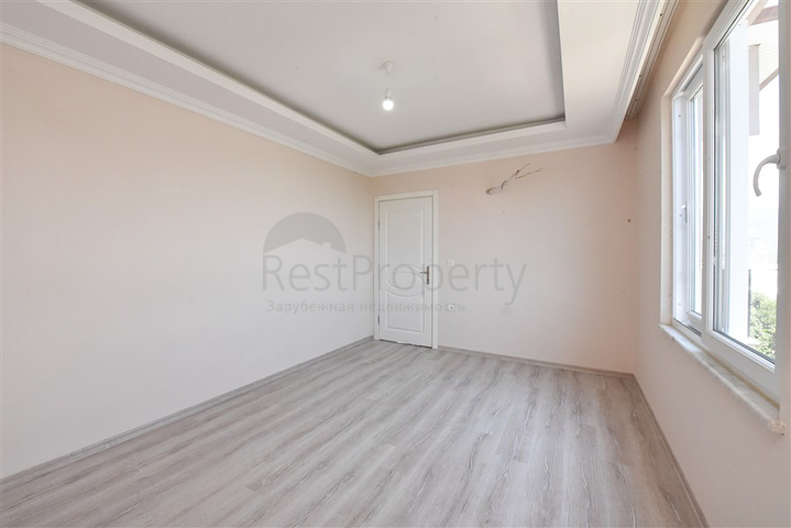 Великий пентхаус 4 + 1 площею 165 м2