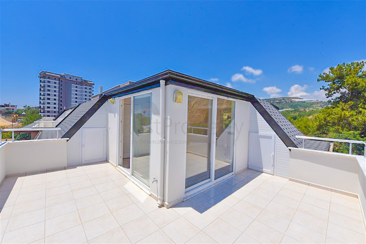 Великий пентхаус 4 + 1 площею 165 м2