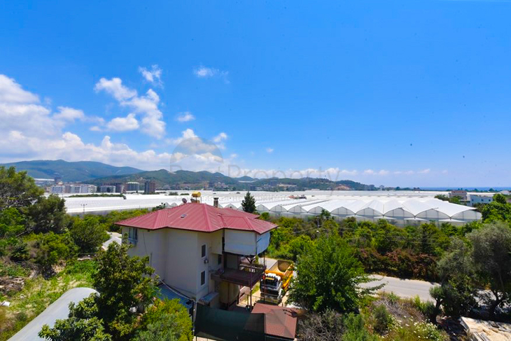 Великий пентхаус 4 + 1 площею 165 м2