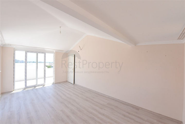 Великий пентхаус 4 + 1 площею 165 м2