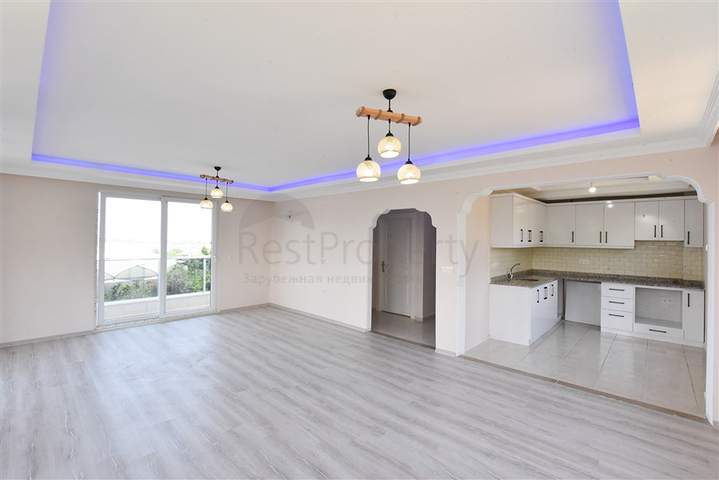 Великий пентхаус 4 + 1 площею 165 м2