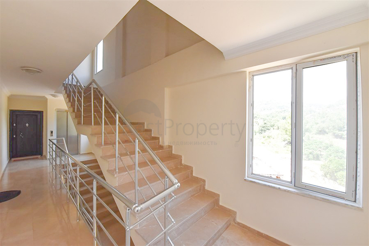 Великий пентхаус 4 + 1 площею 165 м2