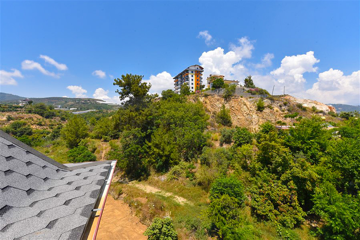 Великий пентхаус 4 + 1 площею 165 м2