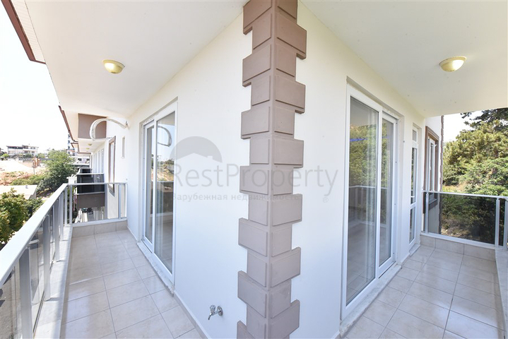 Великий пентхаус 4 + 1 площею 165 м2