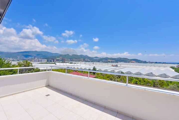 Великий пентхаус 4 + 1 площею 165 м2