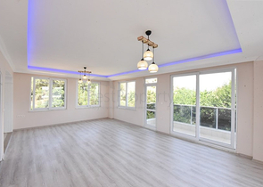 Великий пентхаус 4 + 1 площею 165 м2