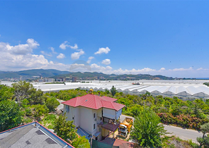 Великий пентхаус 4 + 1 площею 165 м2