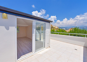 Великий пентхаус 4 + 1 площею 165 м2