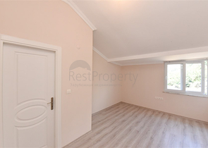 Великий пентхаус 4 + 1 площею 165 м2