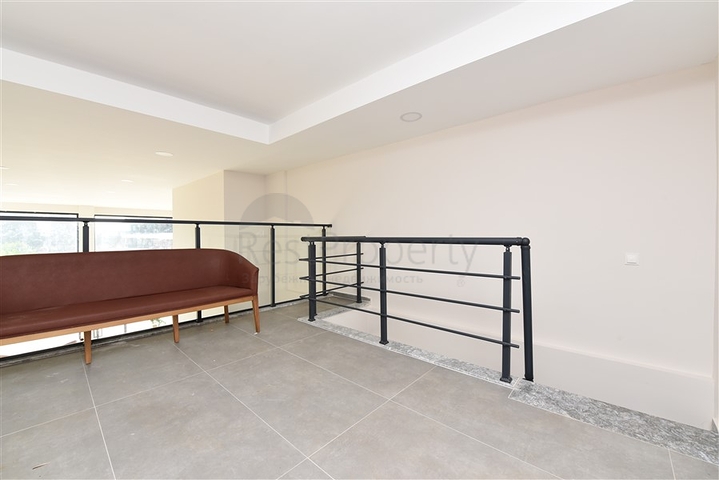 Комерційне приміщення з виходом на центральну вулицю району Каргиджак 