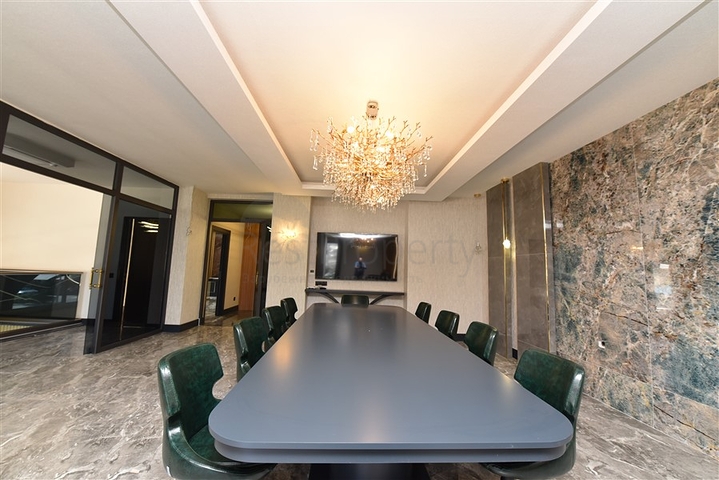 Комерційне приміщення в центрі Махмутлара