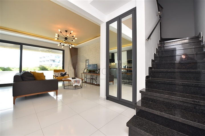 Садовий дуплекс в одному з кращих комплексів в районі Каргыджак