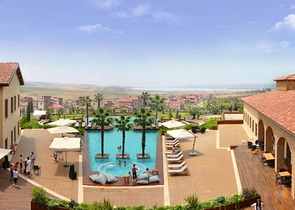 Вілли з видом на море і озеро