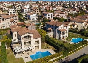 Вілли з видом на море і озеро