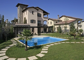 Вілли з видом на море і озеро