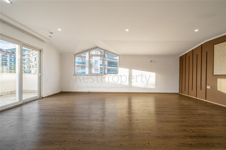 Великий пентхаус від власника плануванням 4+1 в районі Джікджіллі