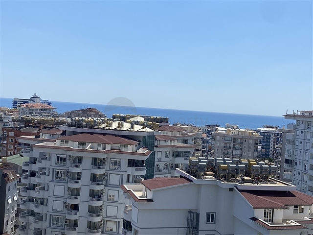 Пентхаус з панорамним видом на море в районі Тосмур