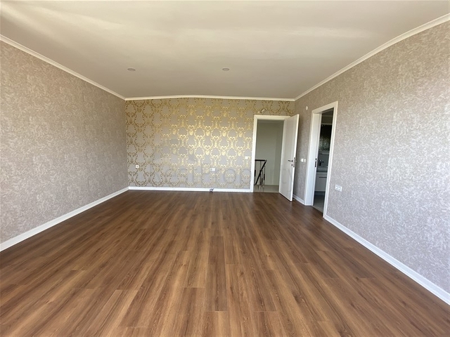 Пентхаус з панорамним видом на море в районі Тосмур