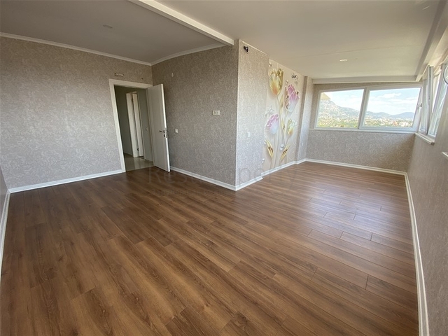 Пентхаус з панорамним видом на море в районі Тосмур