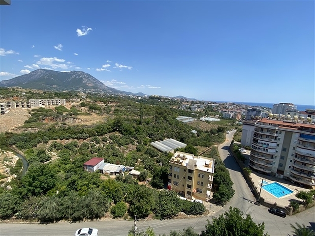 Пентхаус з панорамним видом на море в районі Тосмур