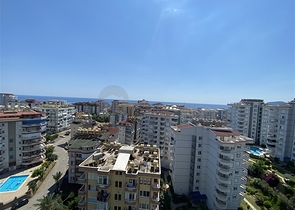 Пентхаус з панорамним видом на море в районі Тосмур