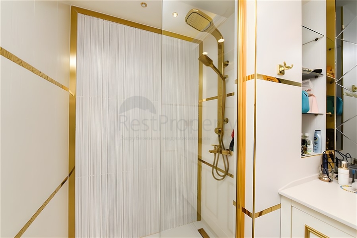 Трикімнатна квартира з євро ремонтом, видом на море і критим паркінгом Трикімнатна квартира з євро ремонтом, видом на море і критим паркінгом