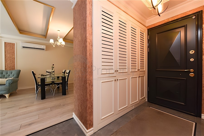 Трикімнатна квартира з євро ремонтом, видом на море і критим паркінгом Трикімнатна квартира з євро ремонтом, видом на море і критим паркінгом