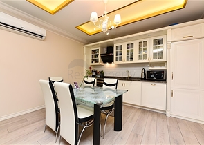 Трикімнатна квартира з євро ремонтом, видом на море і критим паркінгом Трикімнатна квартира з євро ремонтом, видом на море і критим паркінгом