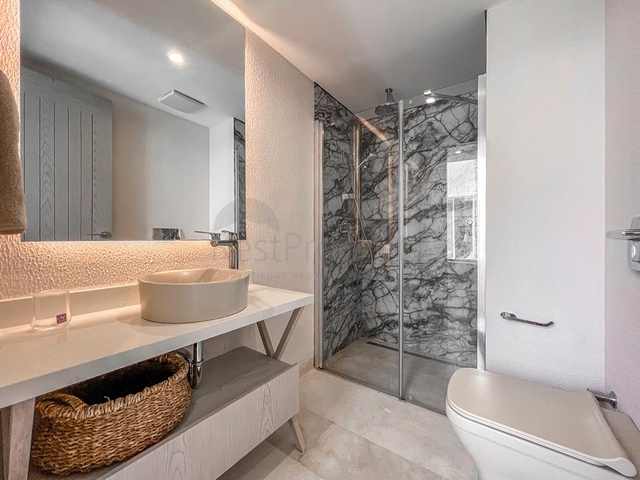 Сучасні вілли з приватними басейнами в Яликаваку 