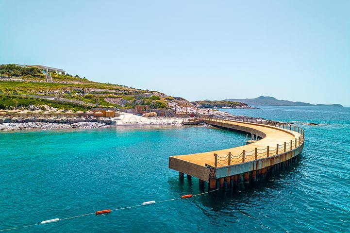 Сучасні вілли з приватними басейнами в Яликаваку 