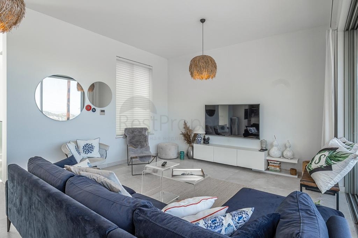 Сучасні вілли з приватними басейнами в Яликаваку 