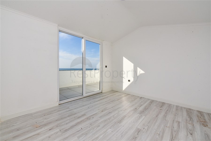 Дублекс 3+1 в малоповерховому ЖК в 150 м від моря