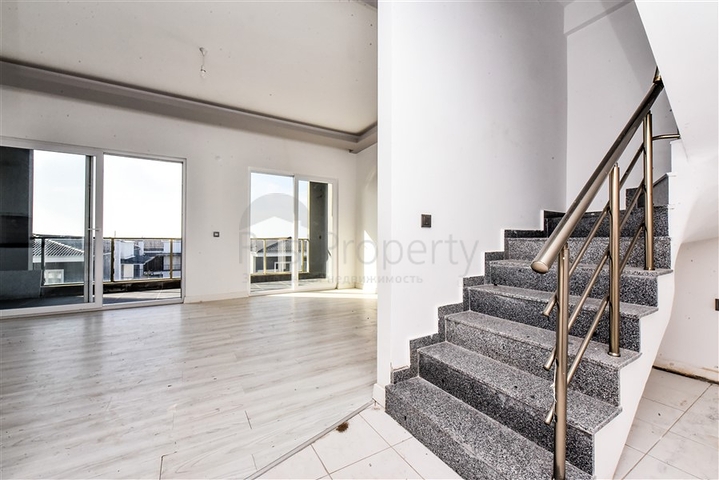 Дублекс 3+1 в малоповерховому ЖК в 150 м від моря