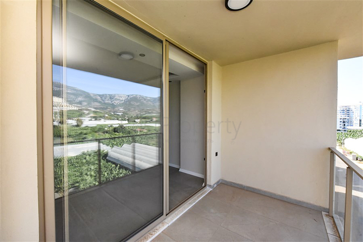 Пентхаус 3 + 1 з відкритим видом на гори в районі Каргиджак