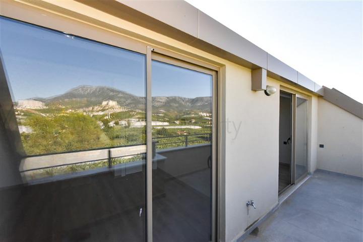 Пентхаус 3 + 1 з відкритим видом на гори в районі Каргиджак