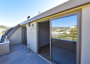 Пентхаус 3 + 1 з відкритим видом на гори в районі Каргиджак