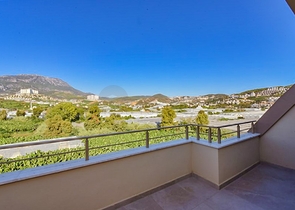 Пентхаус 3 + 1 з відкритим видом на гори в районі Каргиджак