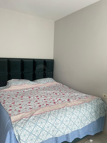 У готовому житловому комплексі району Багджилар, представлена на продаж квартира плануванням 1+1