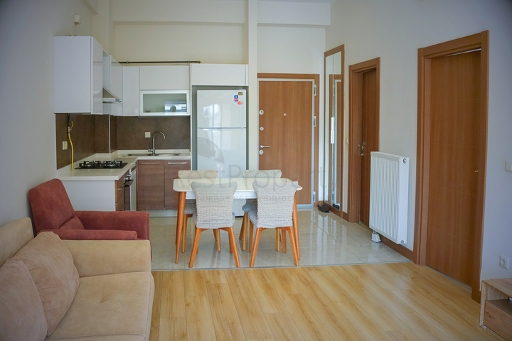 квартира 1 + 1 в ЖК в районі Бахчешехір