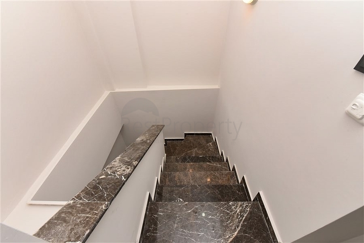 Садовий дуплекс 2 + 1 в районі Тосмур