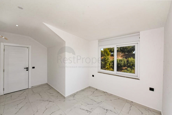 Пентхаус з видом на море в районі Конакли