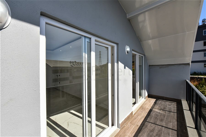 Пентхаус з видом на море в районі Конакли