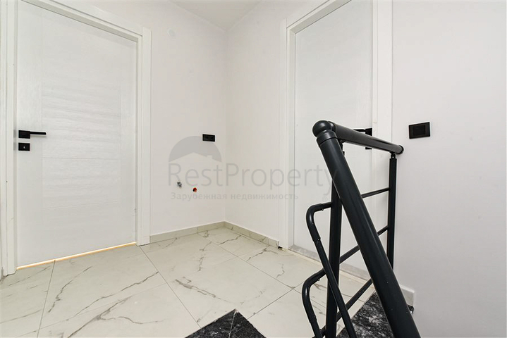 Пентхаус з видом на море в районі Конакли